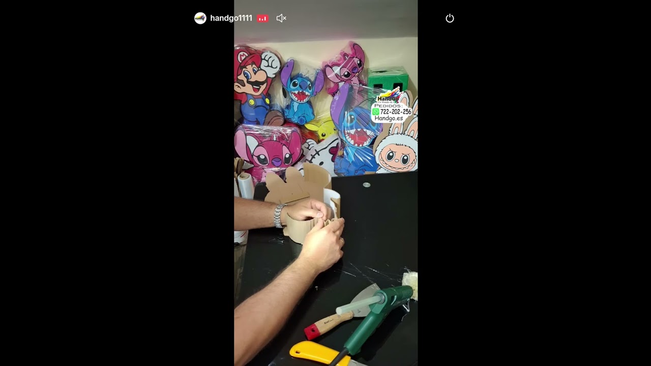 Fabricando piñata Labubu Pequeña