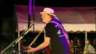 Neil Young - Love and War (Live at Farm Aid 2011)