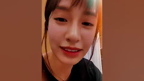 genie Chen ( chen jing xuan ) instagram live may 1...