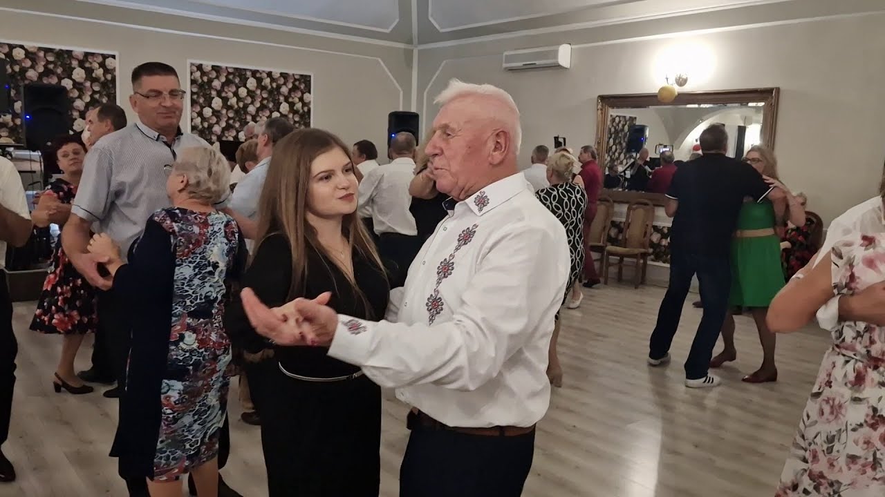 14 października 2023 Głęboka studzienka, głęboko kopana, a przy niej TA PANIENKA jak WYMALOWANA!