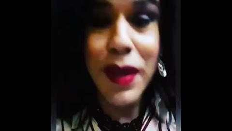 Tiago Barnabé, a Narcisa, leva tombaço durante show