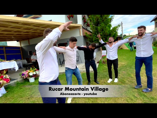 Muzica de petrecere - sarba de la rucar - hora - distractie - Rucar Mountain Village - nou 2021 class=