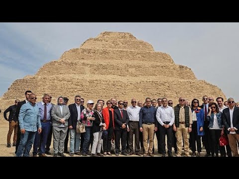 Vidéo: Une Statuette En Bronze D'Osiris A été Trouvée Dans La Cache De La Pyramide De Djoser Près Du Caire - Vue Alternative