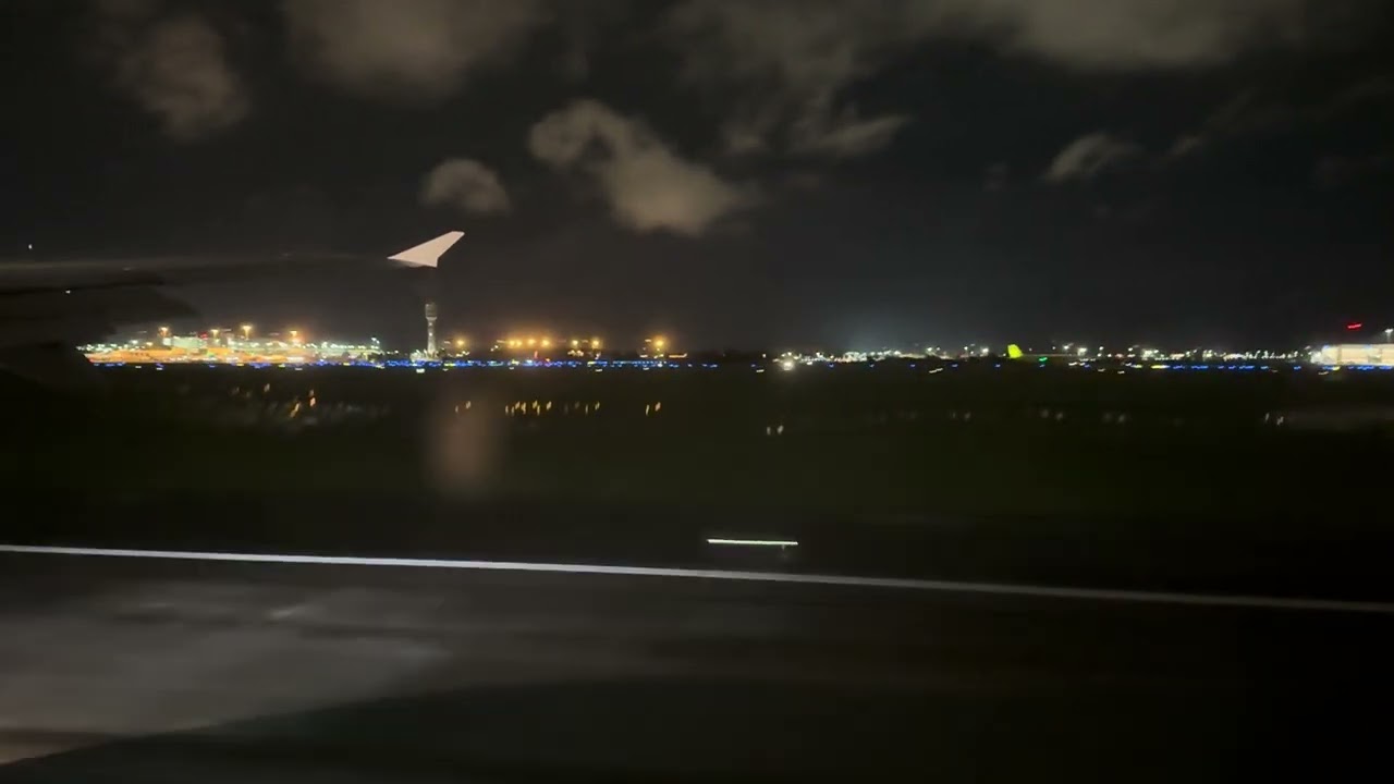 American Airlines Airbus A321 approach and landing into Orlando