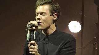 Harry Styles - What Makes You Beautiful (One Direction Cover) - Phoenix, AZ - 10.14.17 chords