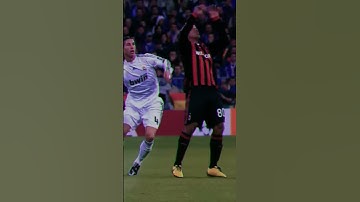 Ronaldinho Beautiful Ball Control😍