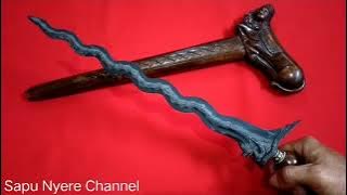 Keris Pusaka Nogo Rojo dengan Warangka yang Nyandang