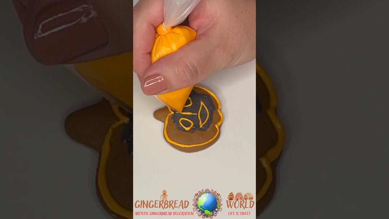 HALLOWEEN Gingerbread Cookies PUMPKIN Gingerbreaddecorating Halloween Shorts