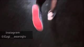 Ezgi Asaroğlu - Yol Boyunca