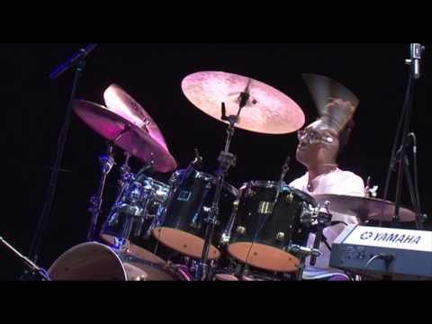 ჰერიო ბიჭებო-ზე ატირებული დარბაზი - თბილისის ჯაზ ფესტივალის დახურვა