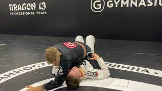 Cross choke from mount