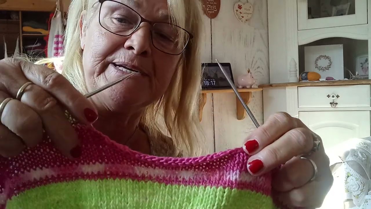 Halsausschnitt mit verkürzte Reihen.......🖐🥰