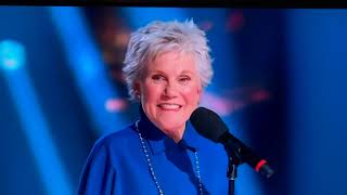 Anne Murray visits the 2024 JUNO Awards