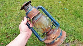 Very Rusty Oil Lamp Restoration [DIETZ D-LITE]