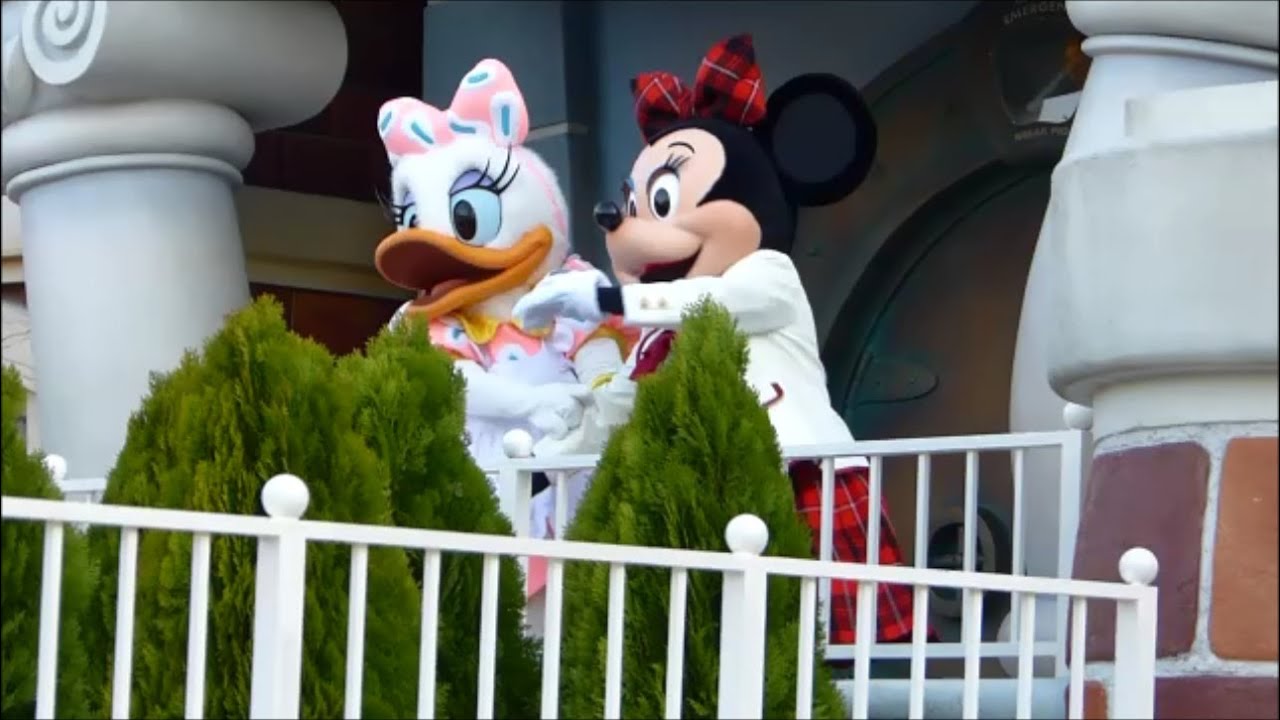 デイジー　制服ミニーちゃんに焼きもち