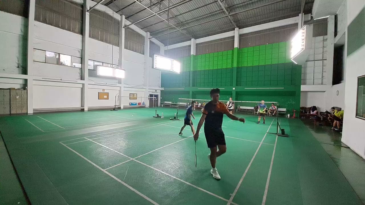 ตีเล่นบ่ายวันจันทร์