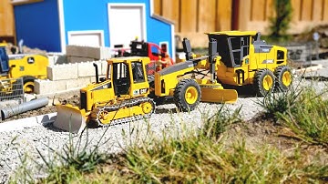 Grading A Road With An RC Motor Grader in 1:16 Scale!