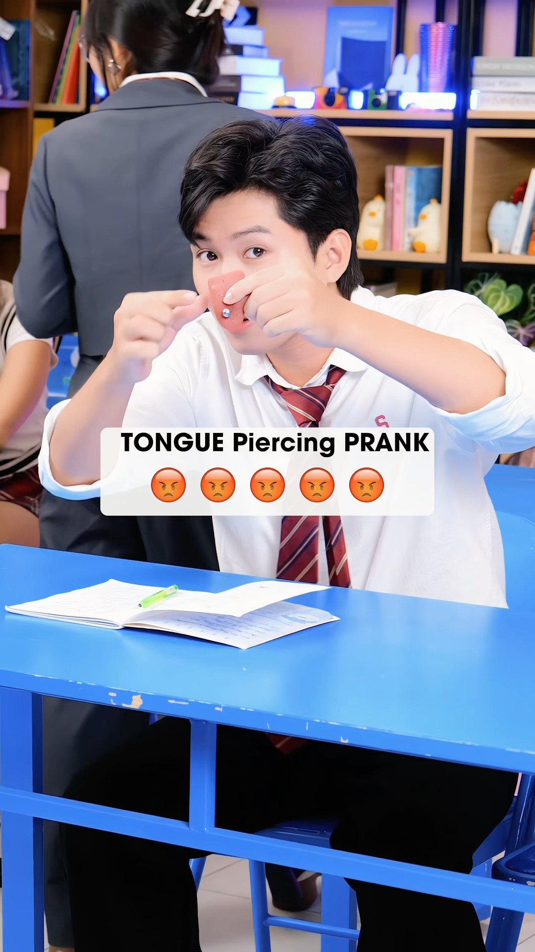 Trolling the teacher with a fake tongue ?‍?  #funny #trending #shorts