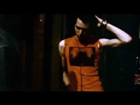 Sid Vicious discussing how he invented the pogo!