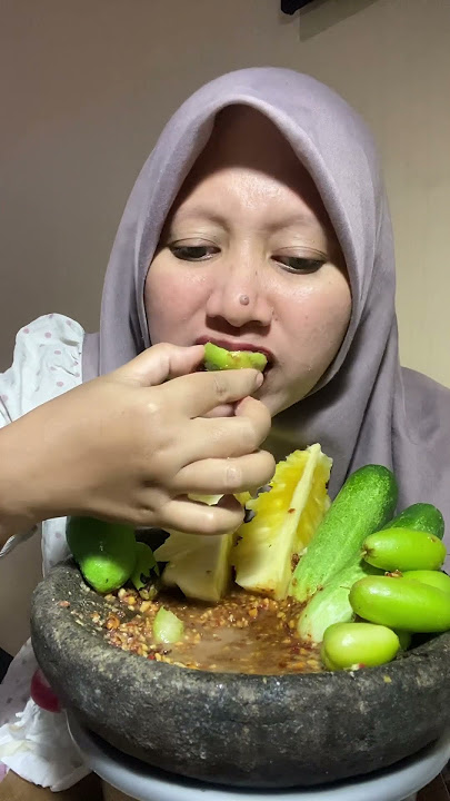 Jeruk nipis pakai sambal #trending #mukbang #makan #asmr #fyp #viralvideo