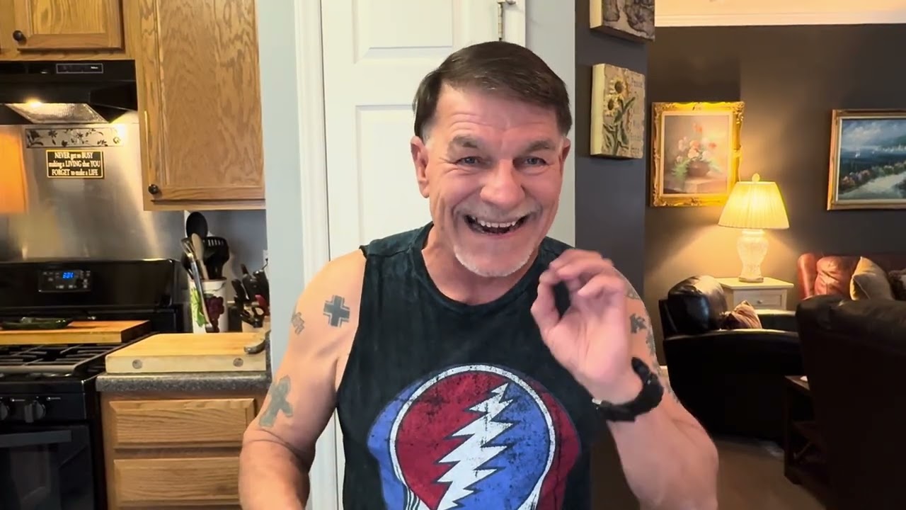 Строительство на незастроенном участке земли. Правила зонирования: 4 акра, 20 000 кв. футов.