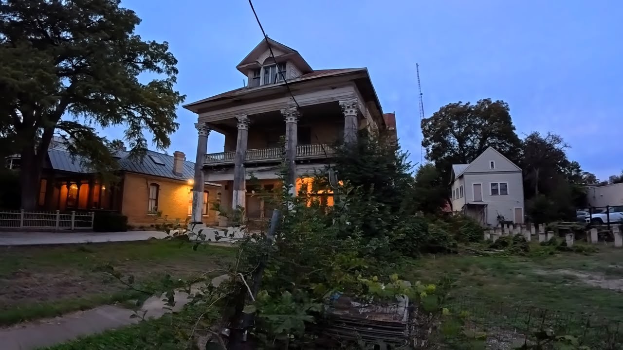 Страшные и прекрасные места набережной в центре Сан-Антонио