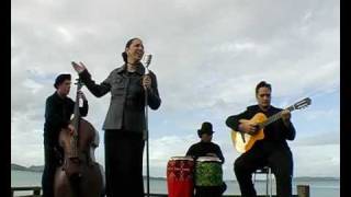 E Te Ariki (Official Video) - Tutevera & Tere chords