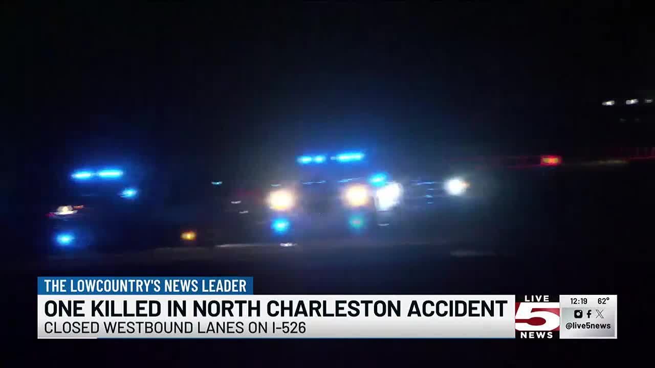 VIDEO: 1 dead in crash involving tow truck, pedestrian on I-526 - YouTube