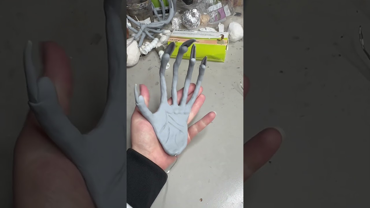 I’m using Cosclay and Sculpey Original for the hands and feet of the Wendigo artdoll. 