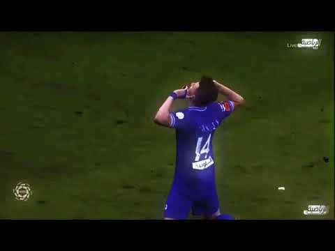 لأنك هلالي هامتك في السماء فوق