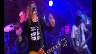 Puddle of Mudd Basement Live [Striking That Familiar Chord DVD]