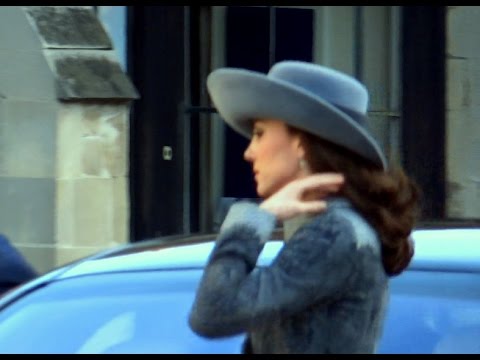 Kate Middleton waves to public at the Commonwealth Day Service 2016