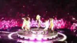 MADONNA - Vogue (live) - Sticky &amp; Sweet Tour in Frankfurt (Sept. 9, 2008) [HQ - complete]