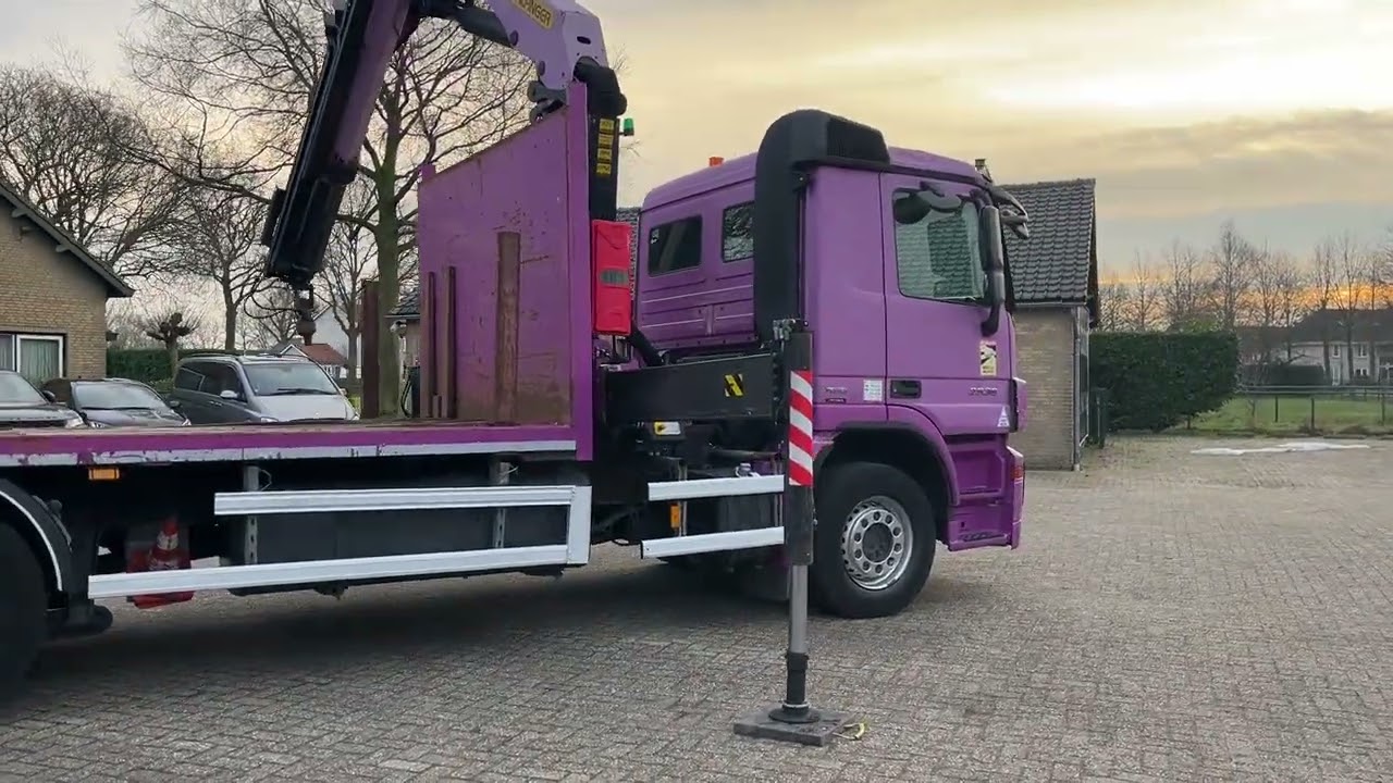Top Trucks 4899 Mercedes-Benz Actros 2536 6x2 -Palfinger 26TM Kraan,