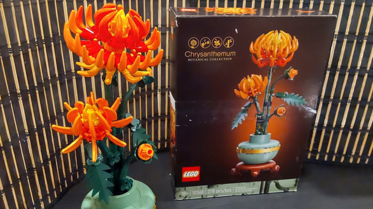 Building the 10368 Chrysanthemum Lego set - YouTube