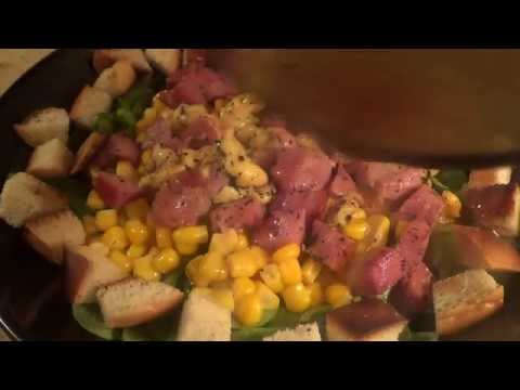 Видео рецепт Салат из индейки с сыром