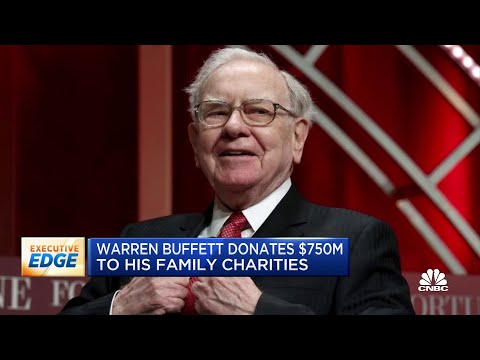 Video: Warren Buffett ir palielinājis 26 miljonus dolāru par labdarību, izlozējot vakariņas ar viņu