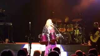 Melissa Etheridge - &quot;I Won&#39;t Be Alone Tonight&quot; (last 53 seconds) - Virginia Beach, 19 November 2014