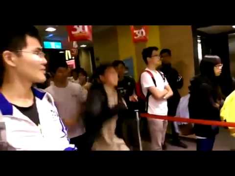 竹中男狂舞「麥克瘋」 店員：活動沒了