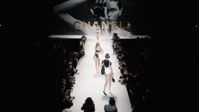 CHANEL haute couture printemps-été 2018 #ChanelHauteCouture #ChanelHC18  #HC18 #SpringSummer2018 #SS18, Visi…