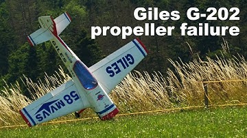 Giles G-202 | propeller failure and emergency landing | 4K | Letovice 2021