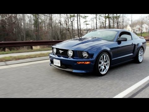 Video: 2003 yil Mustang GT -da yonilg'i filtri qayerda joylashgan?