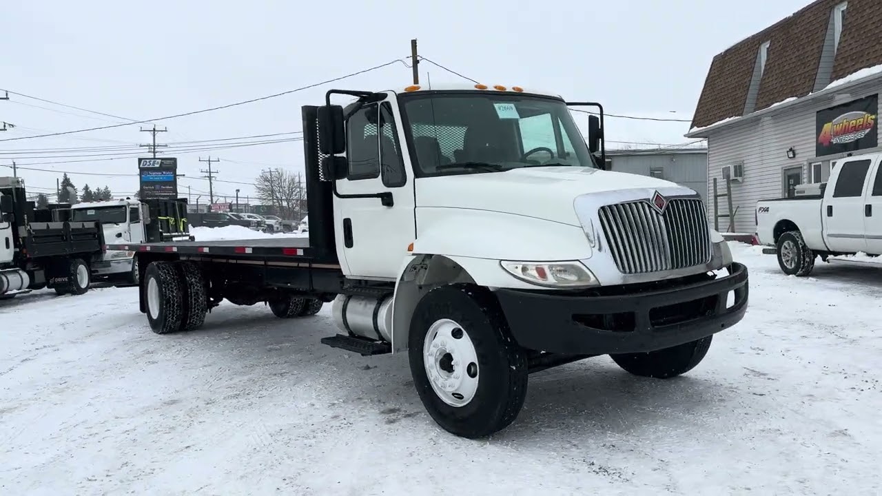 2018 International 4300 Flatbed Truck