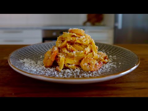 Video: Spagetti Med Skaldjur Med Krämig Sås