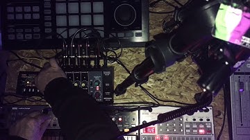 Korg Volca Techno live Session Part II MissJRude