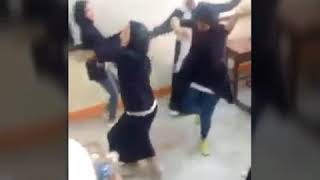 رقص طالبات ب 