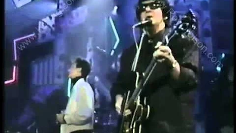 ROY ORBISON "Crying" w/ K.D. LANG - 1988 Top of the Pops