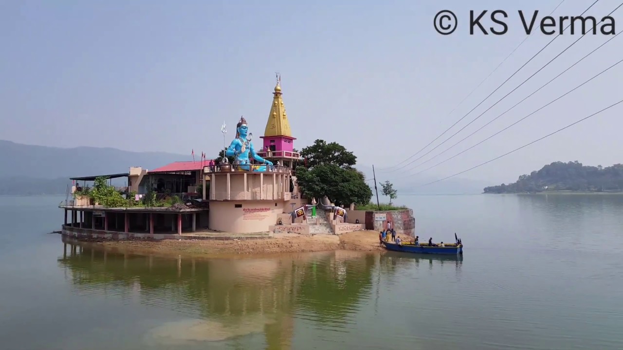 Small Islands and a beautiful Temple in Gobind Sagar Lake     2  