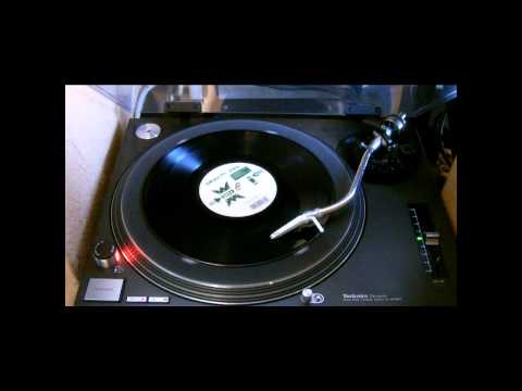 Gravity One — Jk Lloyd present Gravity One - Piramids Of Giza