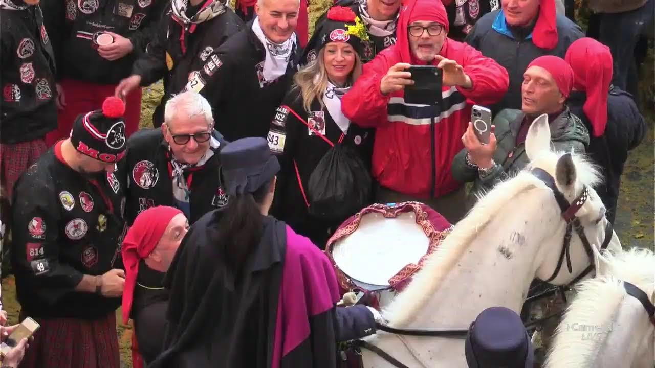 Storico Carnevale di Ivrea 2025 - domenica 2 Marzo - Battaglia delle arance in P.zza di Città